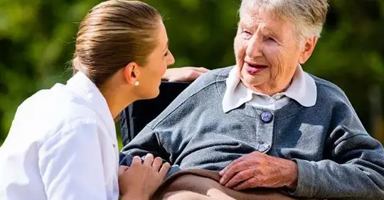 Opieka paliatywna i hospicyjna w praktyce – aspekty prawne, organizacyjne i rozliczeniowe